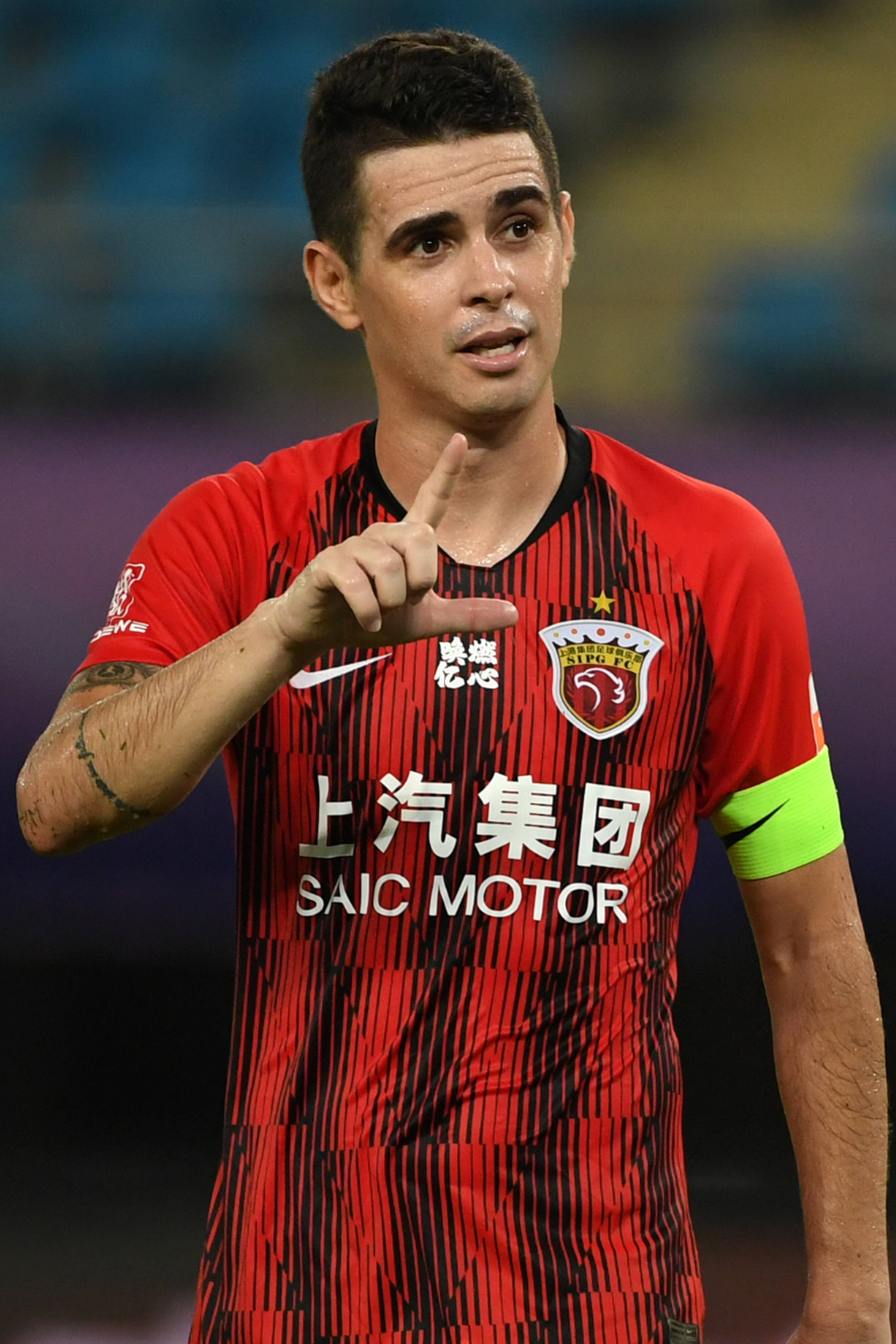 上港击败泰达：客场壮举，继续领跑积分榜