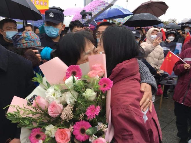 海港重伤倒地，切尔西全队围拢祈祷，场面感人